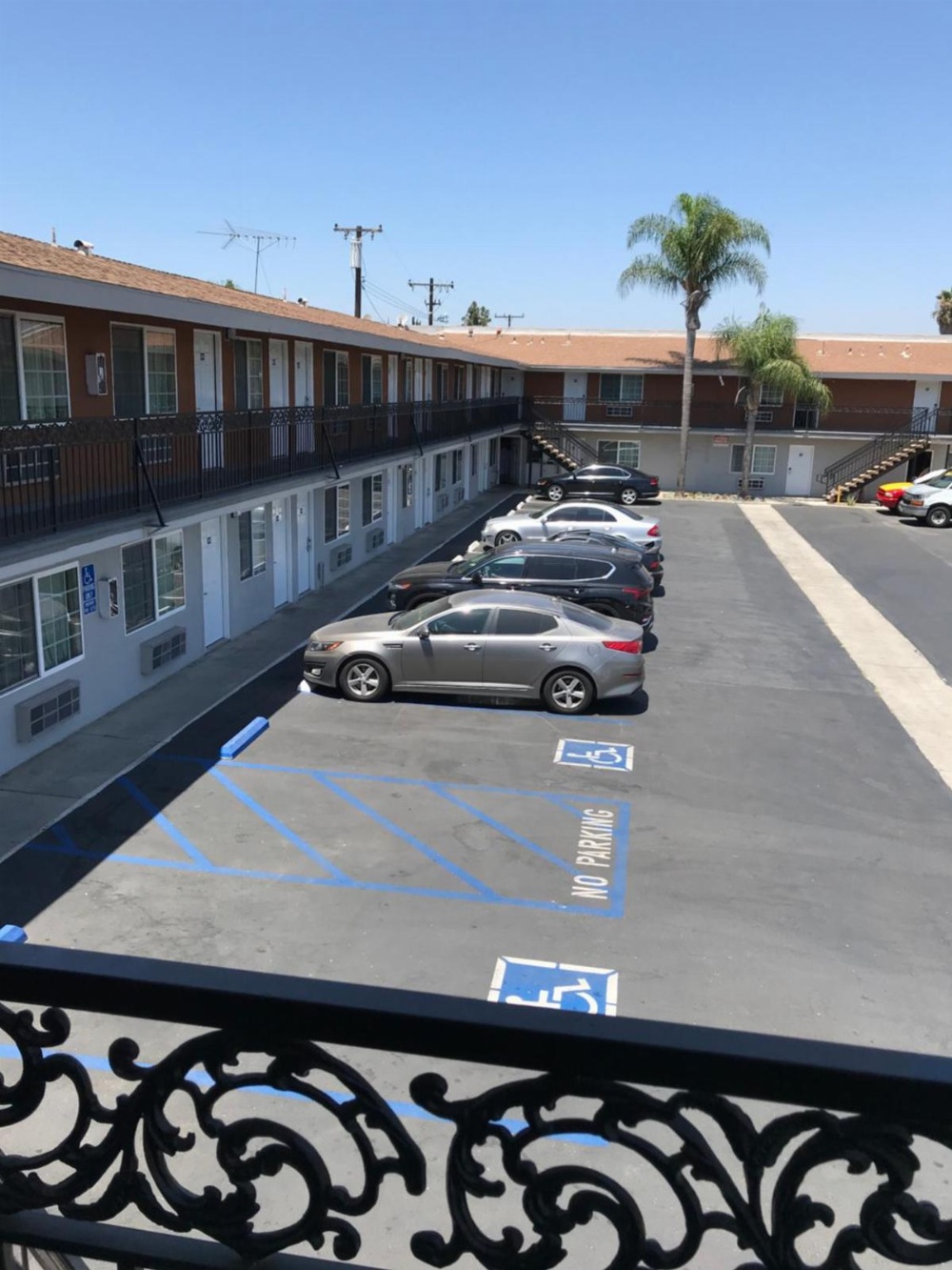Castaway Motel Image 19