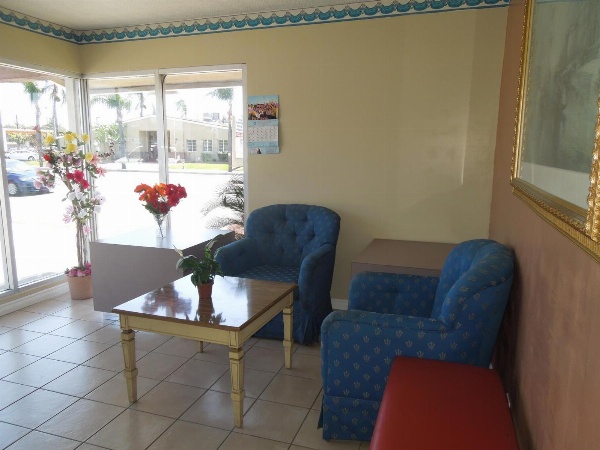 Castaway Motel image 5